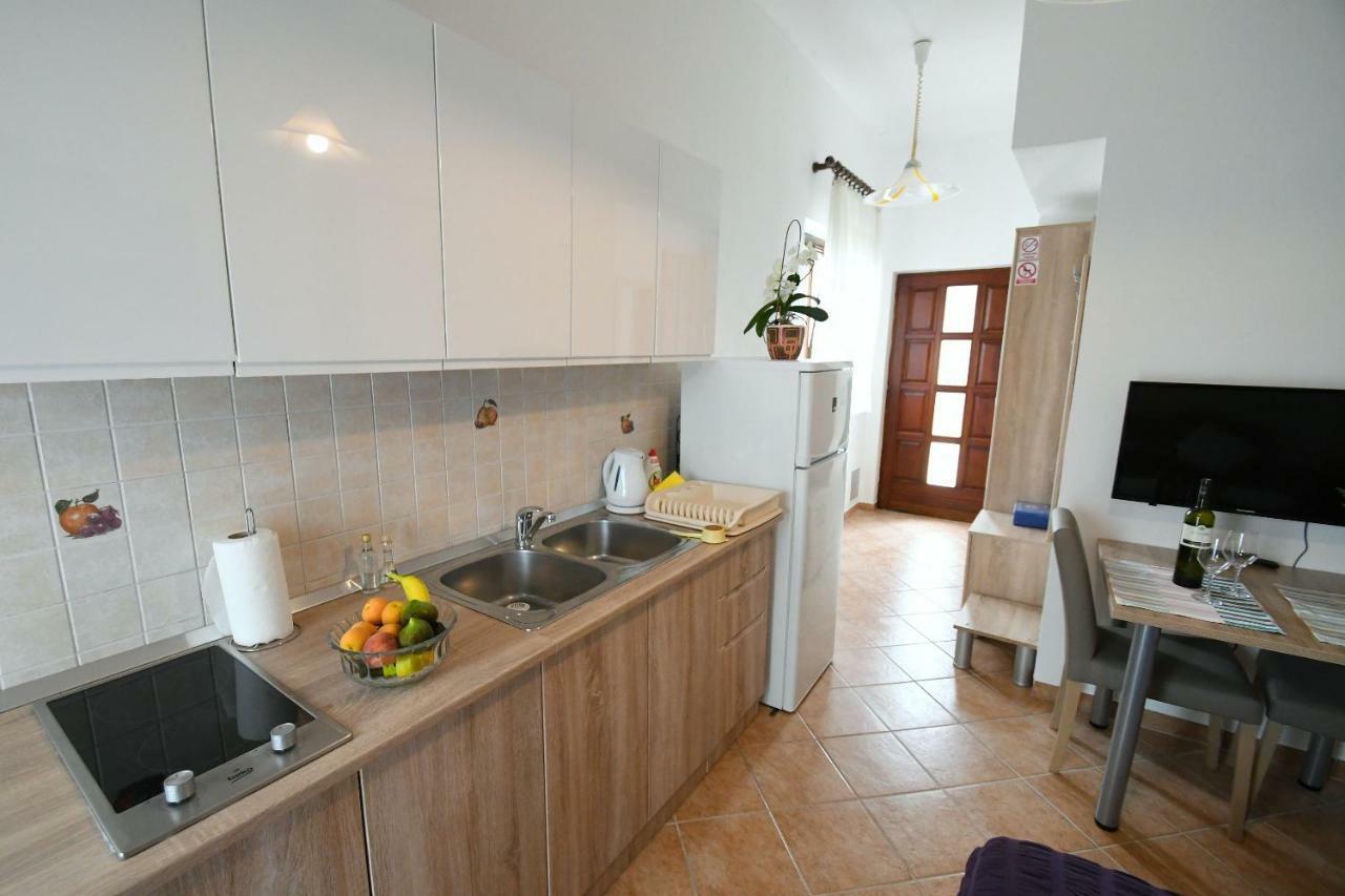 Studio apartman Kris Marinici  Esterno foto